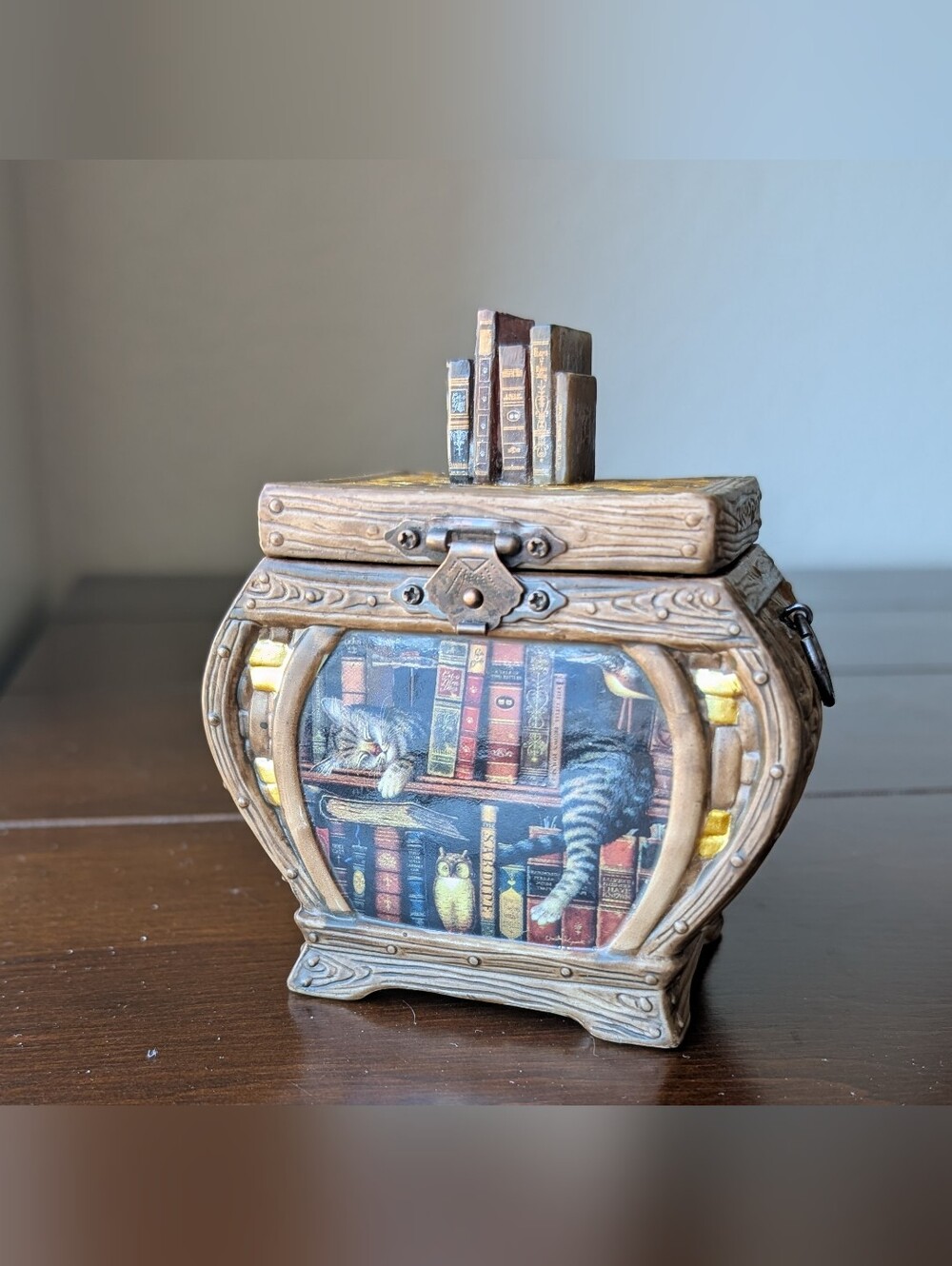 Heirloom Porcelain Frederick The Literate Jewelry/Music Box "Purr-fect Place"